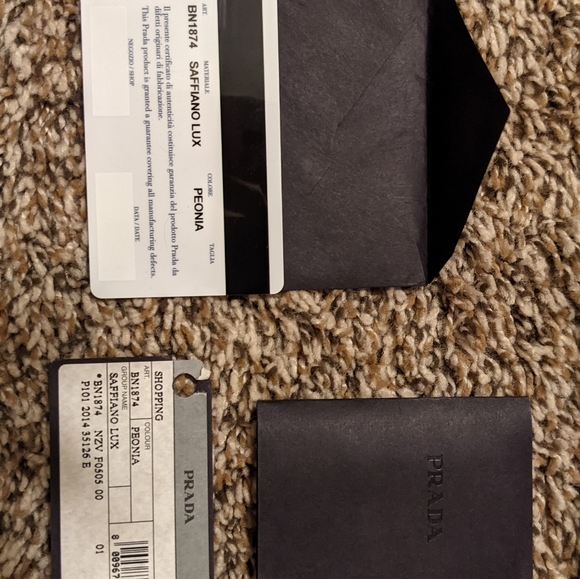 Prada Saffiano handbag - Picture 9 of 9